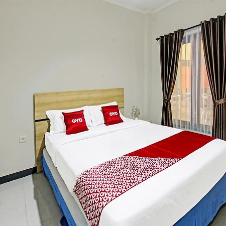 Oyo 91617 Hotel Mutiara ロンボク エクステリア 写真