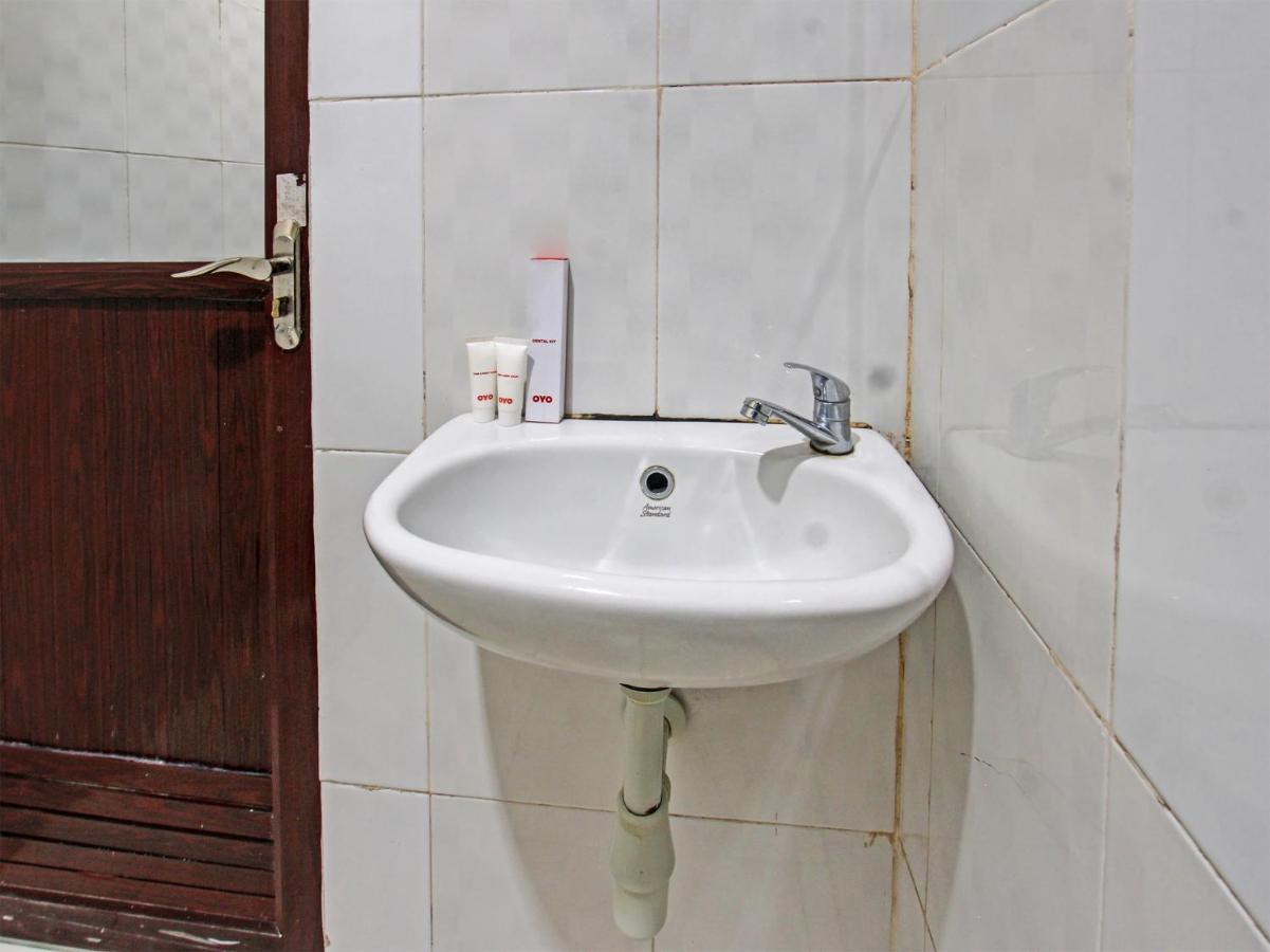 Oyo 91617 Hotel Mutiara ロンボク エクステリア 写真