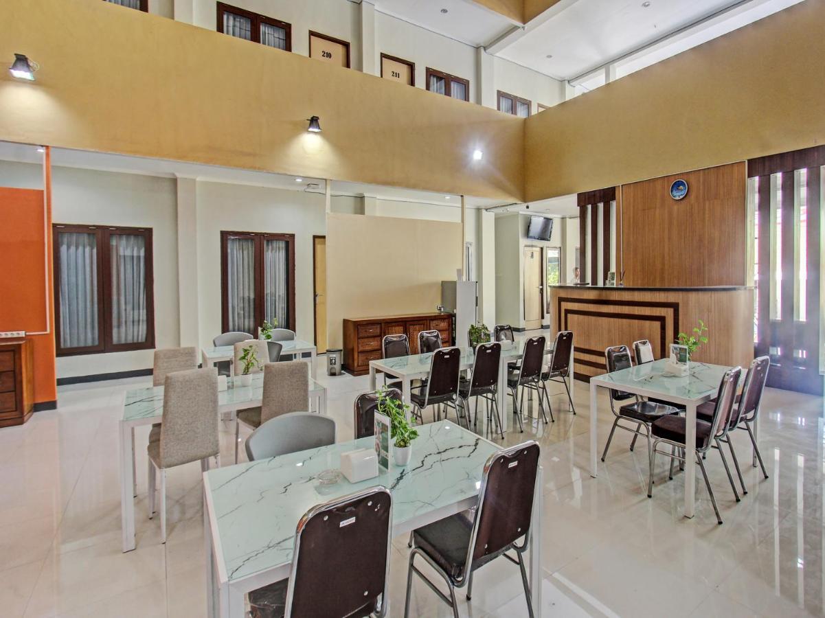 Oyo 91617 Hotel Mutiara ロンボク エクステリア 写真