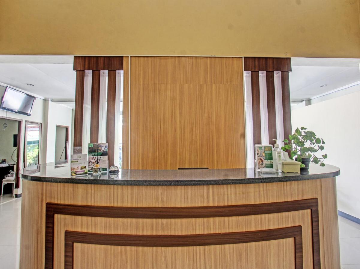 Oyo 91617 Hotel Mutiara ロンボク エクステリア 写真