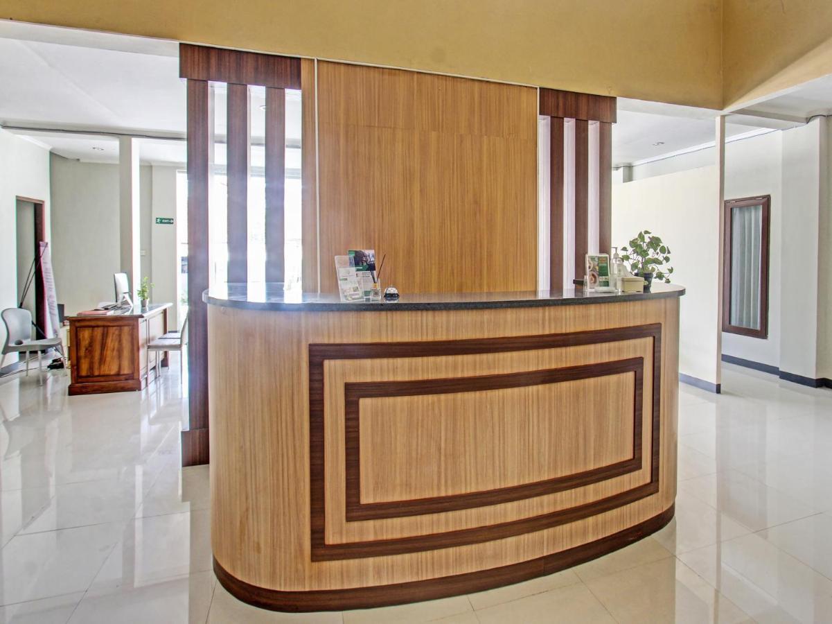 Oyo 91617 Hotel Mutiara ロンボク エクステリア 写真