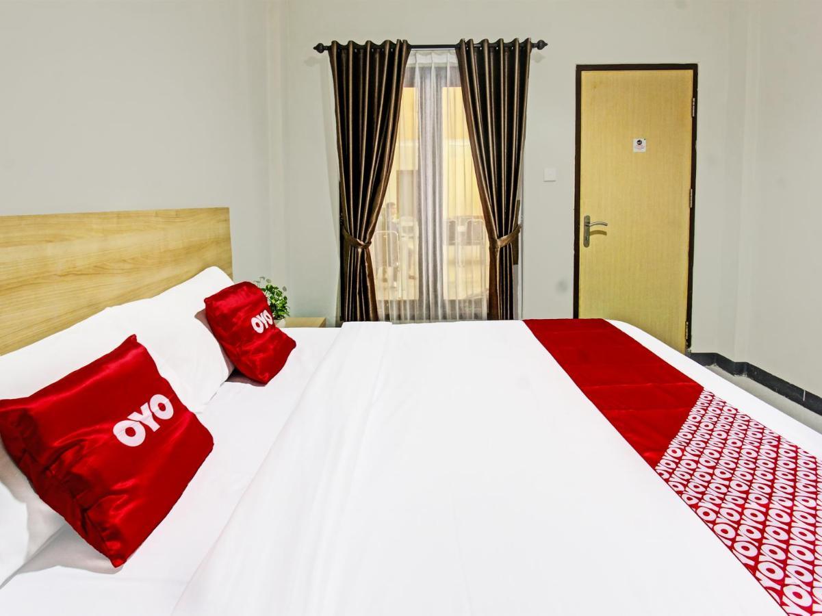 Oyo 91617 Hotel Mutiara ロンボク エクステリア 写真