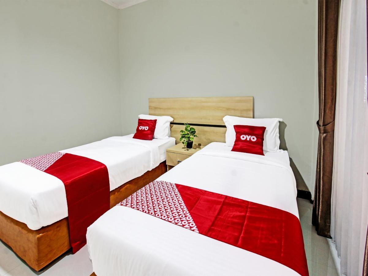 Oyo 91617 Hotel Mutiara ロンボク エクステリア 写真