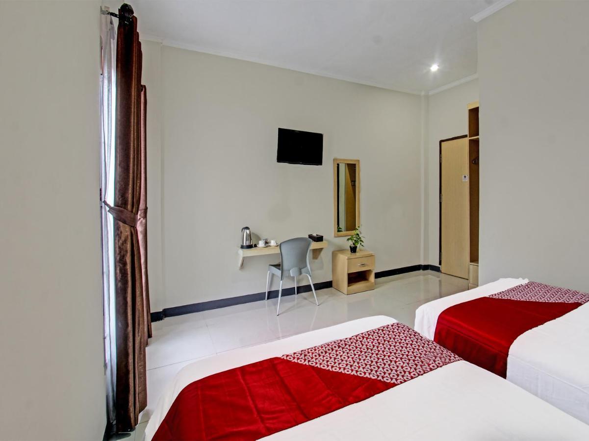 Oyo 91617 Hotel Mutiara ロンボク エクステリア 写真